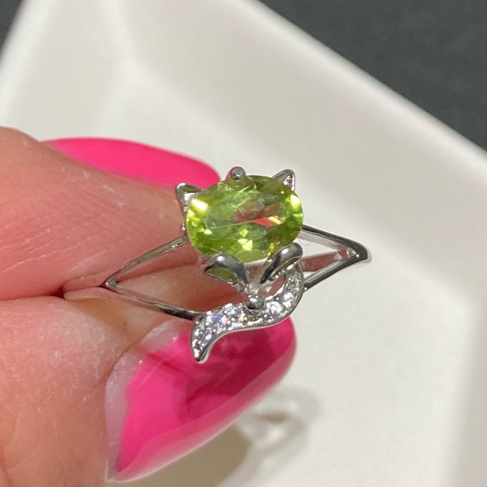 Peridot fox ring